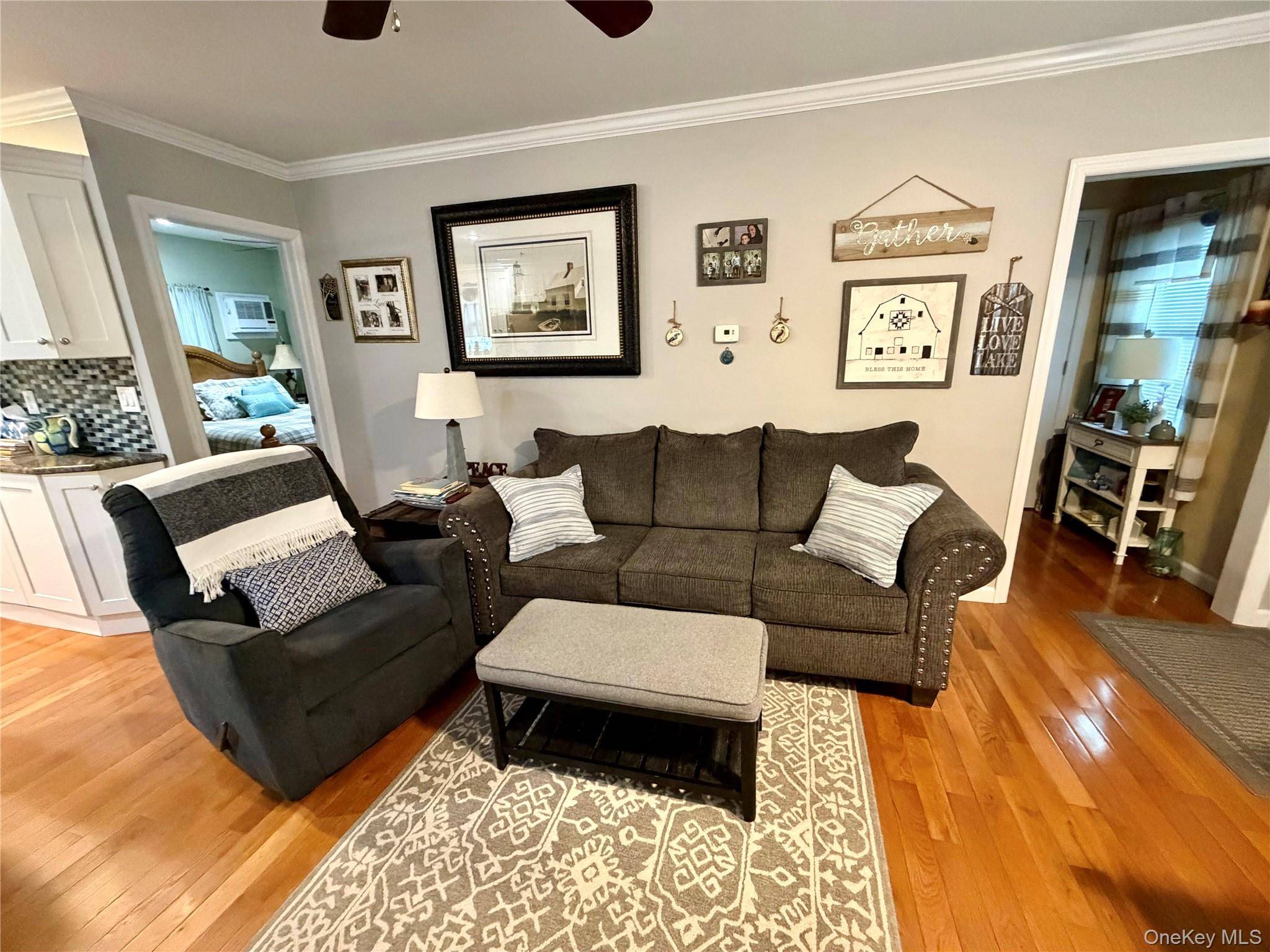2 Bedroom Home for Sale in Ronkonkoma - New York - USA - 8