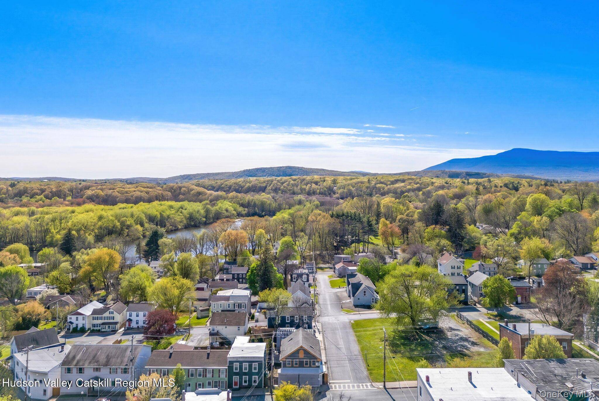 Casa de 2 Dormitorios en Venta en Saugerties - Nueva York - EE. UU. - 8