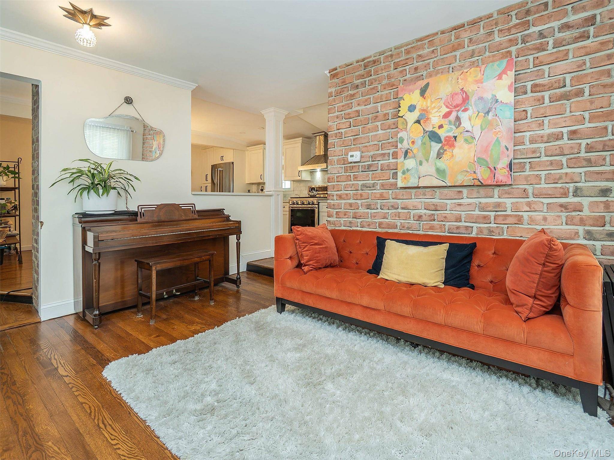 2 Bedroom Home for Sale in Sea Cliff - New York - USA - 7
