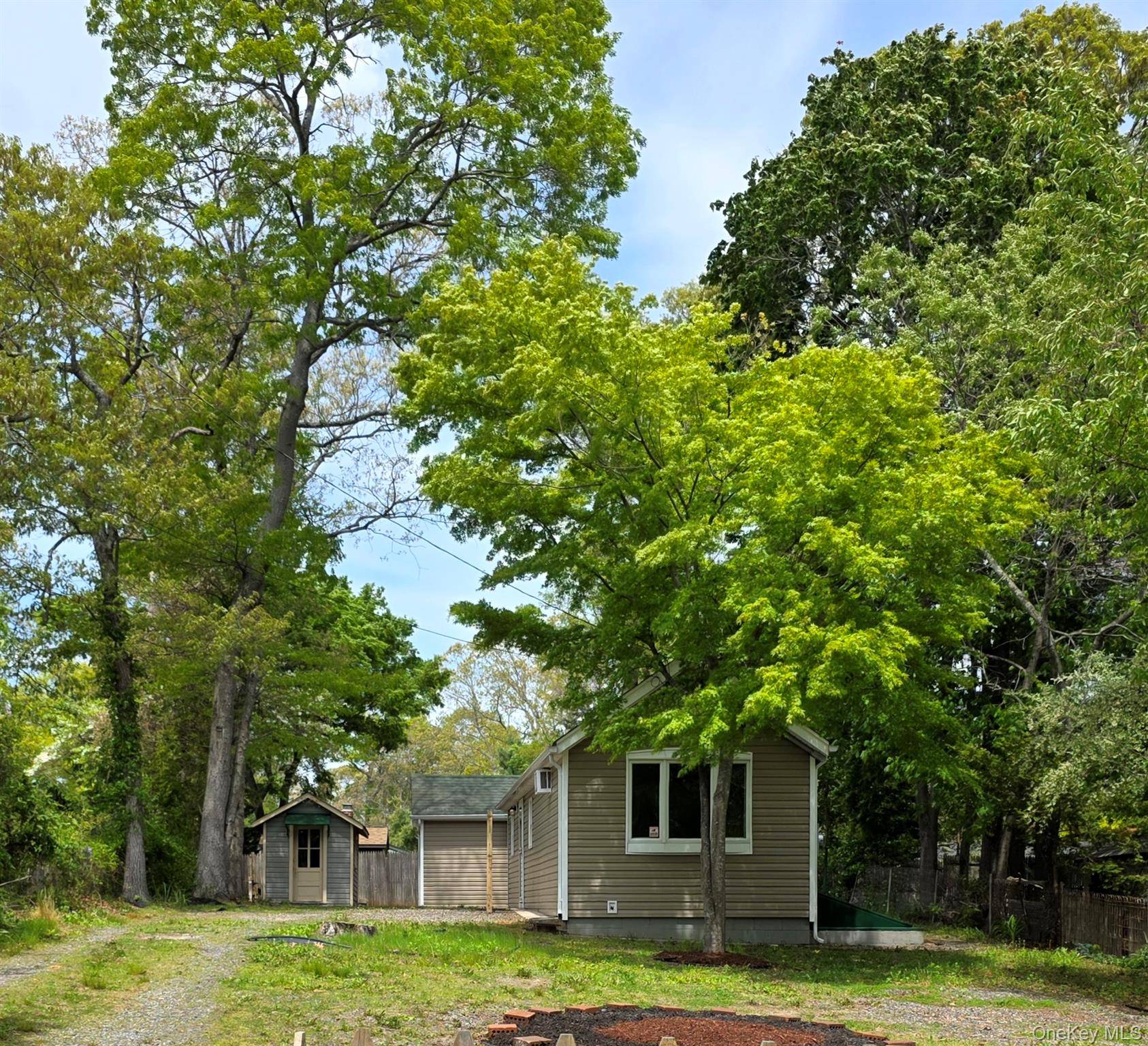 Casa com 2 Quartos à Venda em Selden - Nova Iorque - EUA - 1