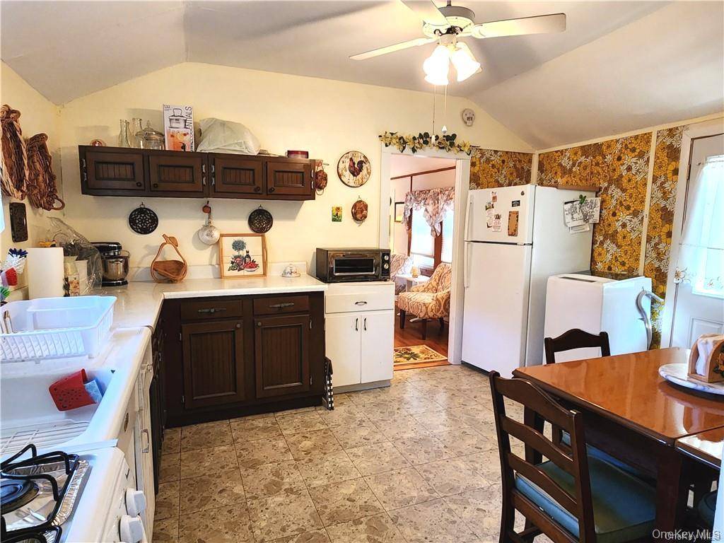 2 Bedroom Home for Sale in Smallwood - New York - USA - 2