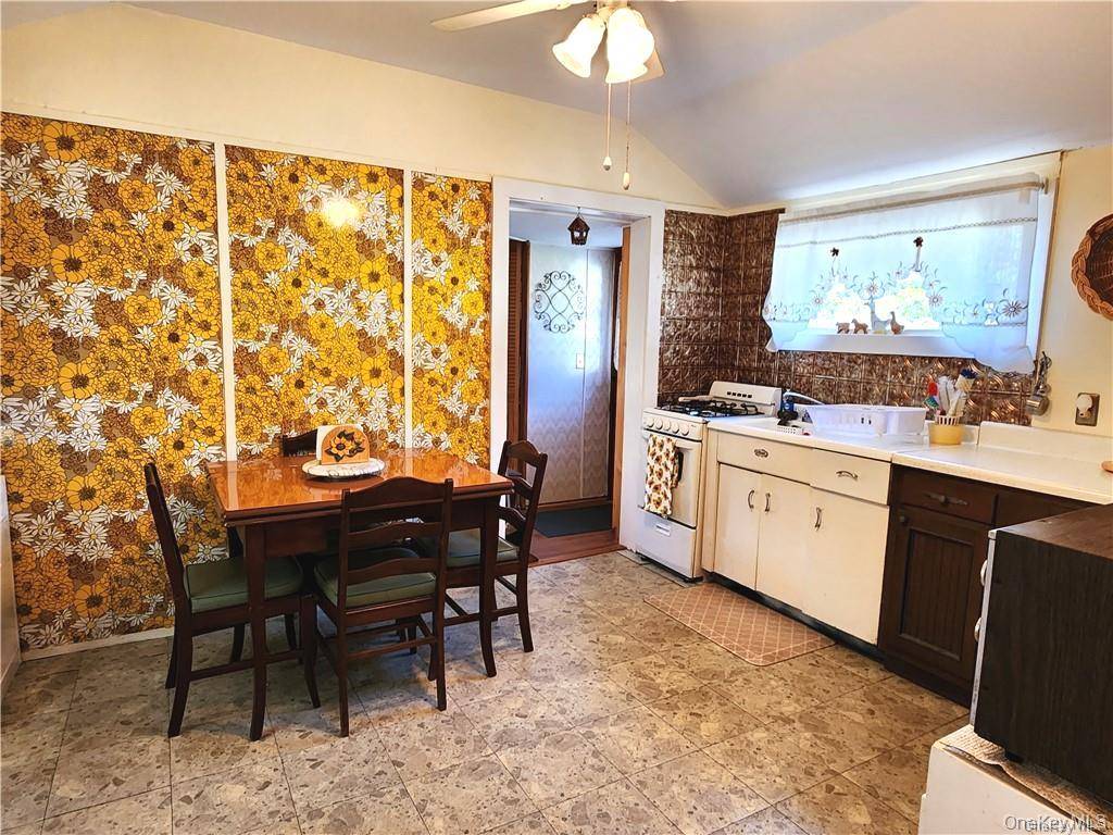 2 Bedroom Home for Sale in Smallwood - New York - USA - 3