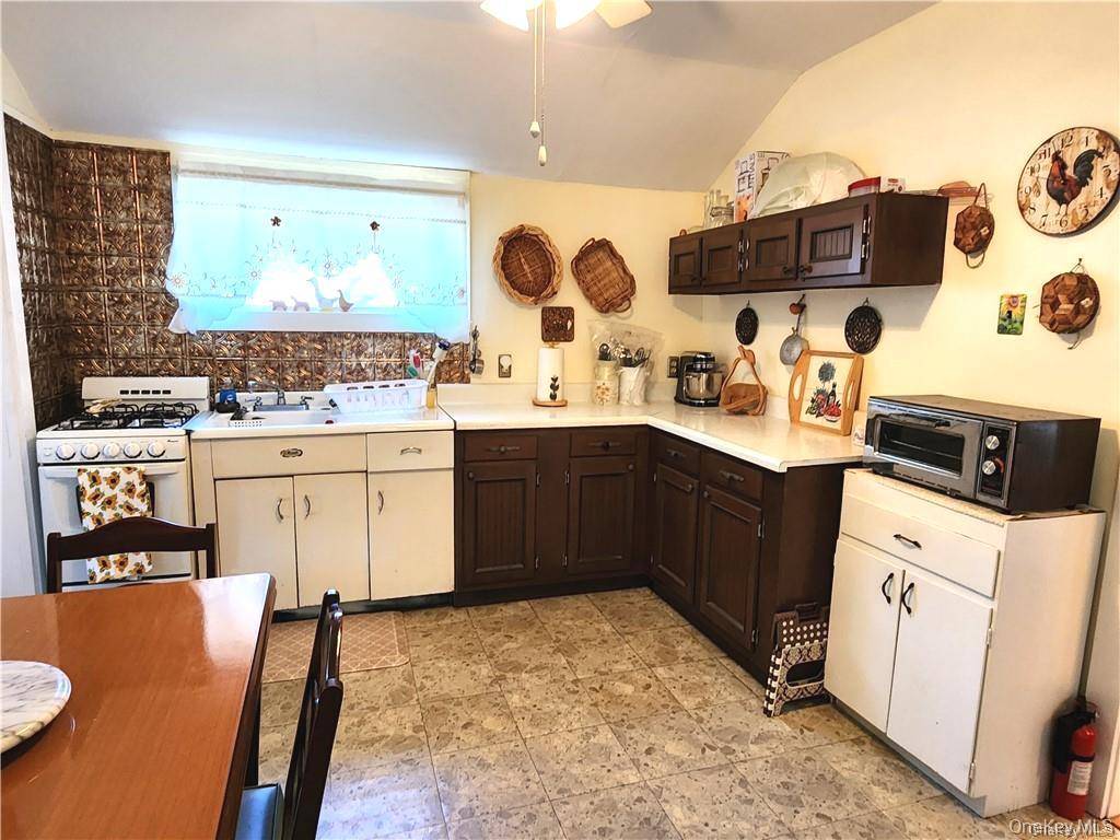 2 Bedroom Home for Sale in Smallwood - New York - USA - 4
