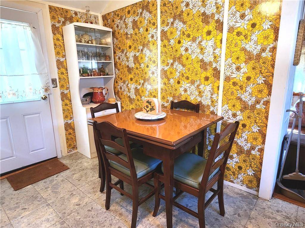 2 Bedroom Home for Sale in Smallwood - New York - USA - 6