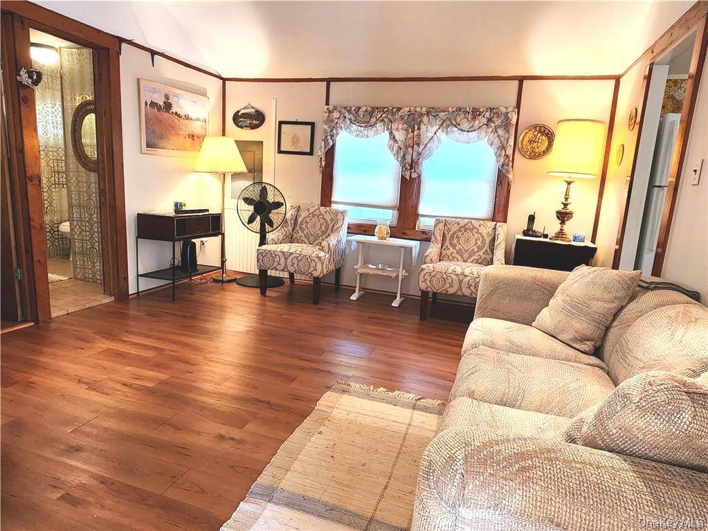2 Bedroom Home for Sale in Smallwood - New York - USA - 7