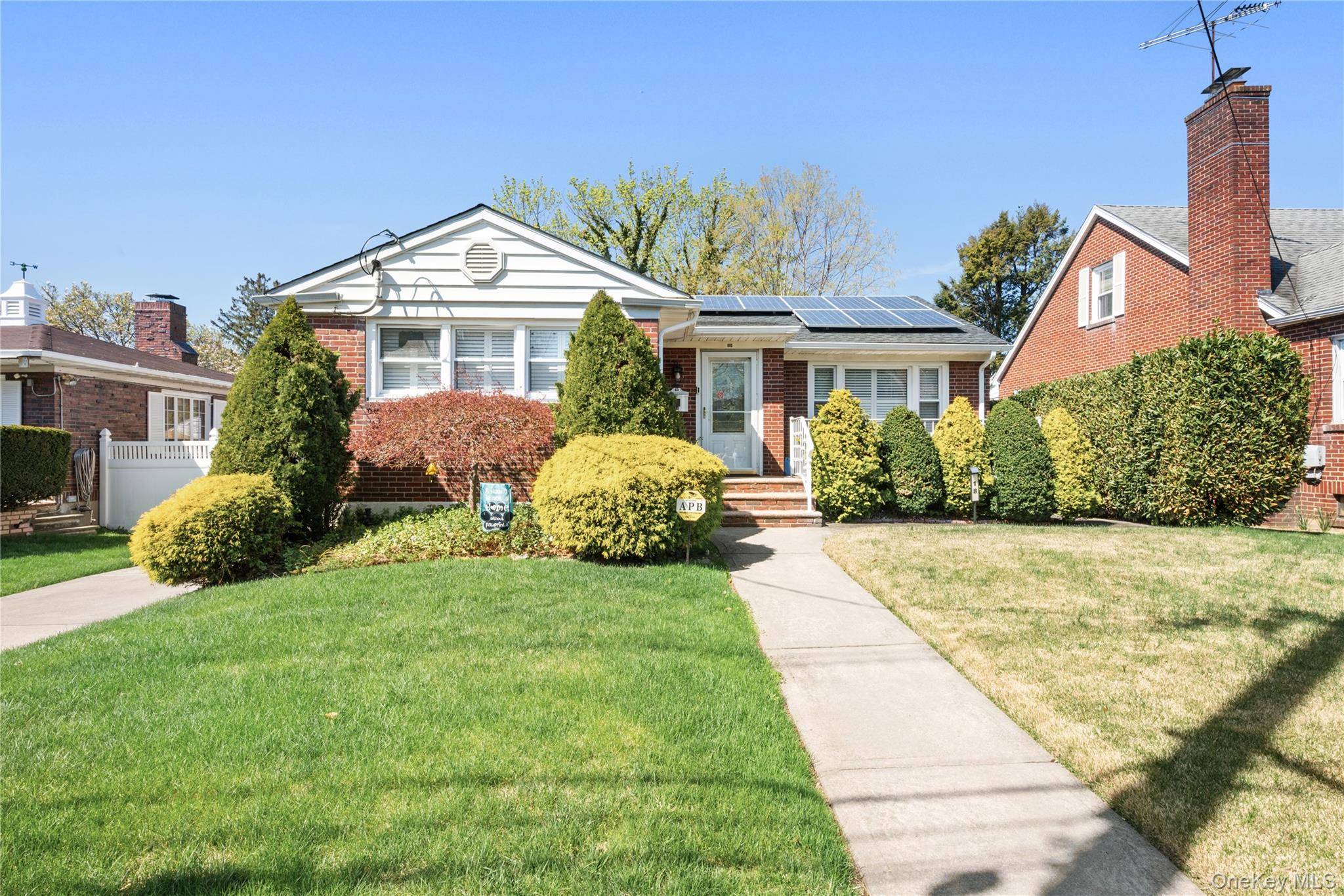 Casa com 2 Quartos à Venda em Staten Island - Nova Iorque - EUA - 1