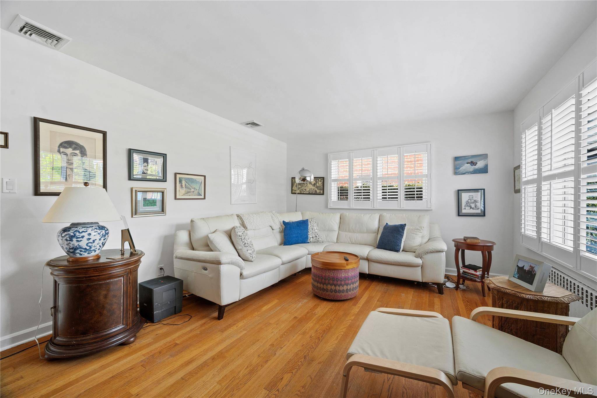 Casa com 2 Quartos à Venda em Staten Island - Nova Iorque - EUA - 2