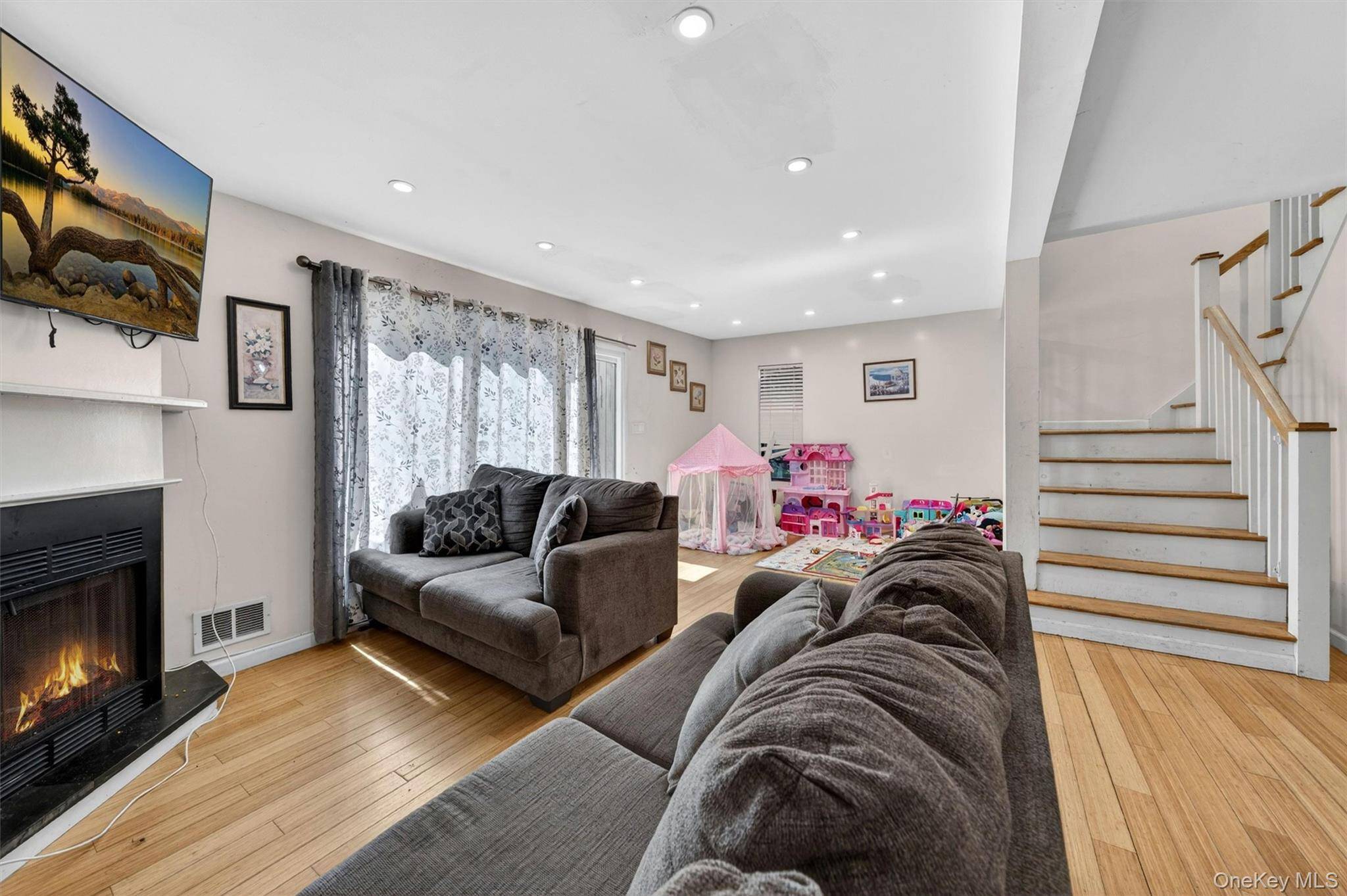 Casa de 2 Dormitorios en Venta en Suffern - Nueva York - EE. UU. - 8