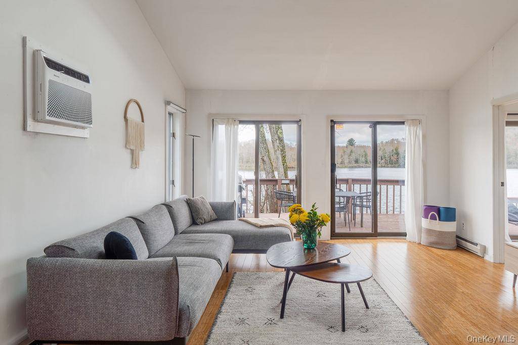 Casa com 2 Quartos à Venda em Swan Lake - Nova Iorque - EUA - 3