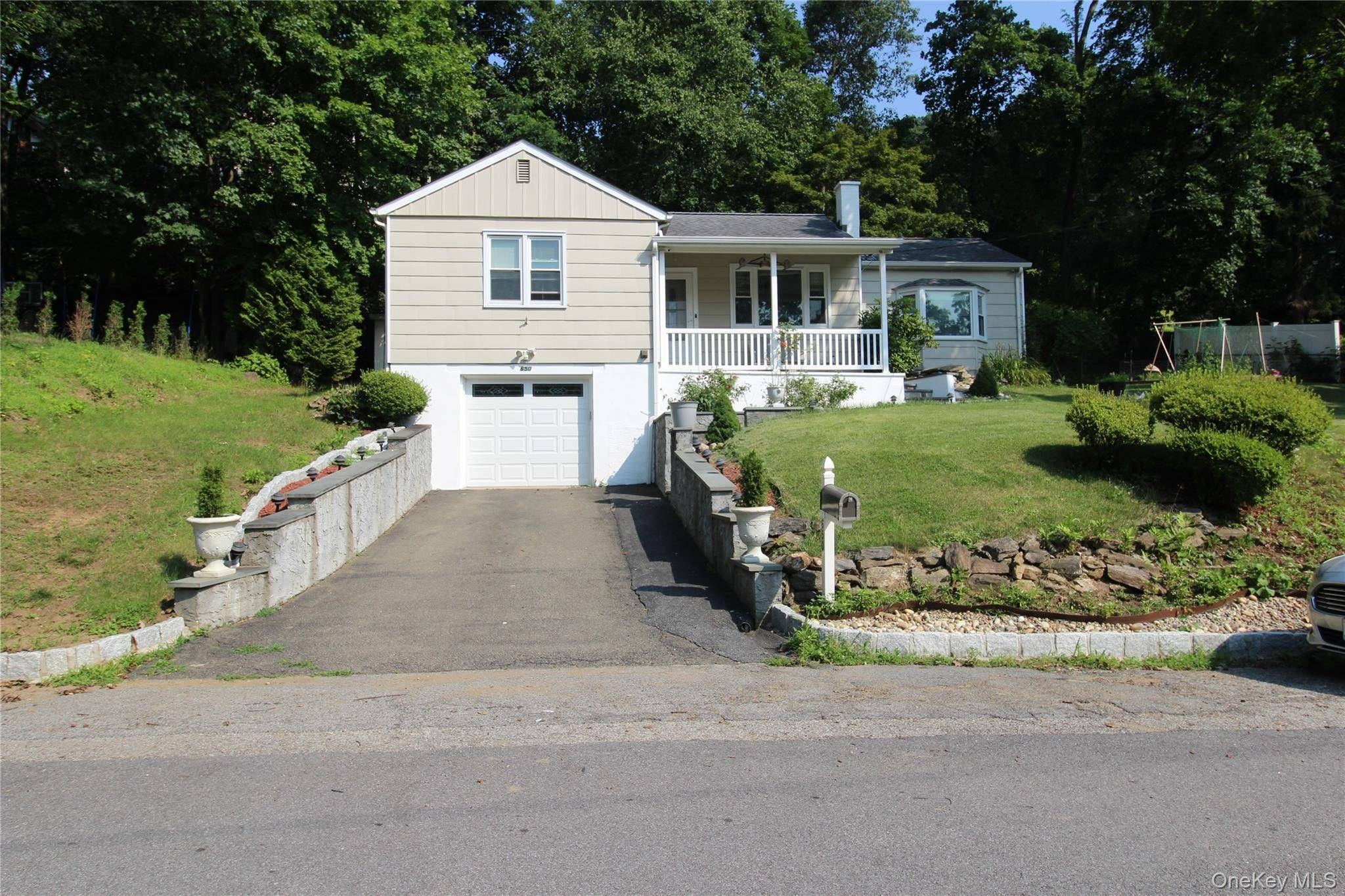 Casa com 2 Quartos à Venda em Thornwood - Nova Iorque - EUA - 1