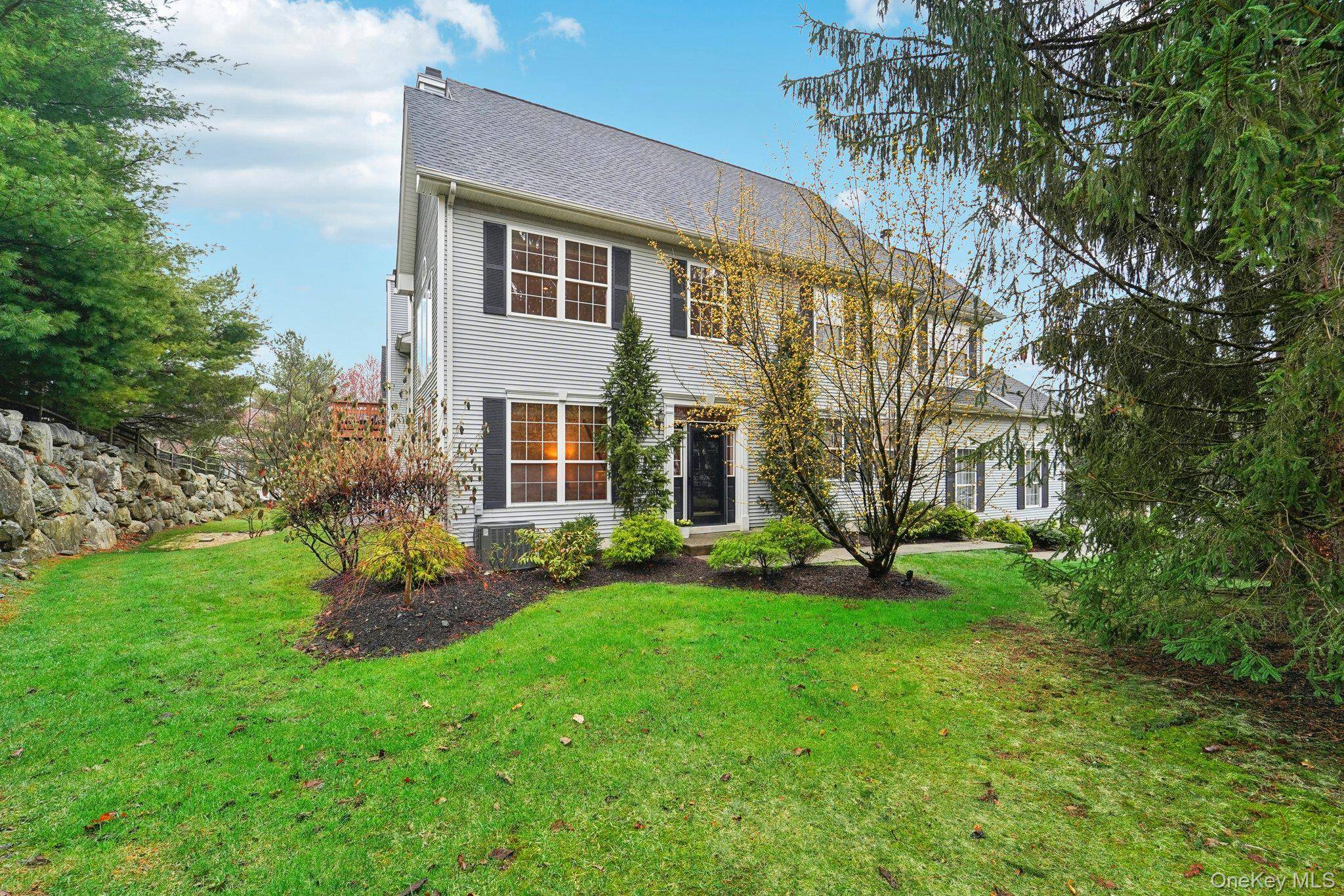Casa de 2 Dormitorios en Venta en Tuxedo Park - Nueva York - EE. UU. - 1