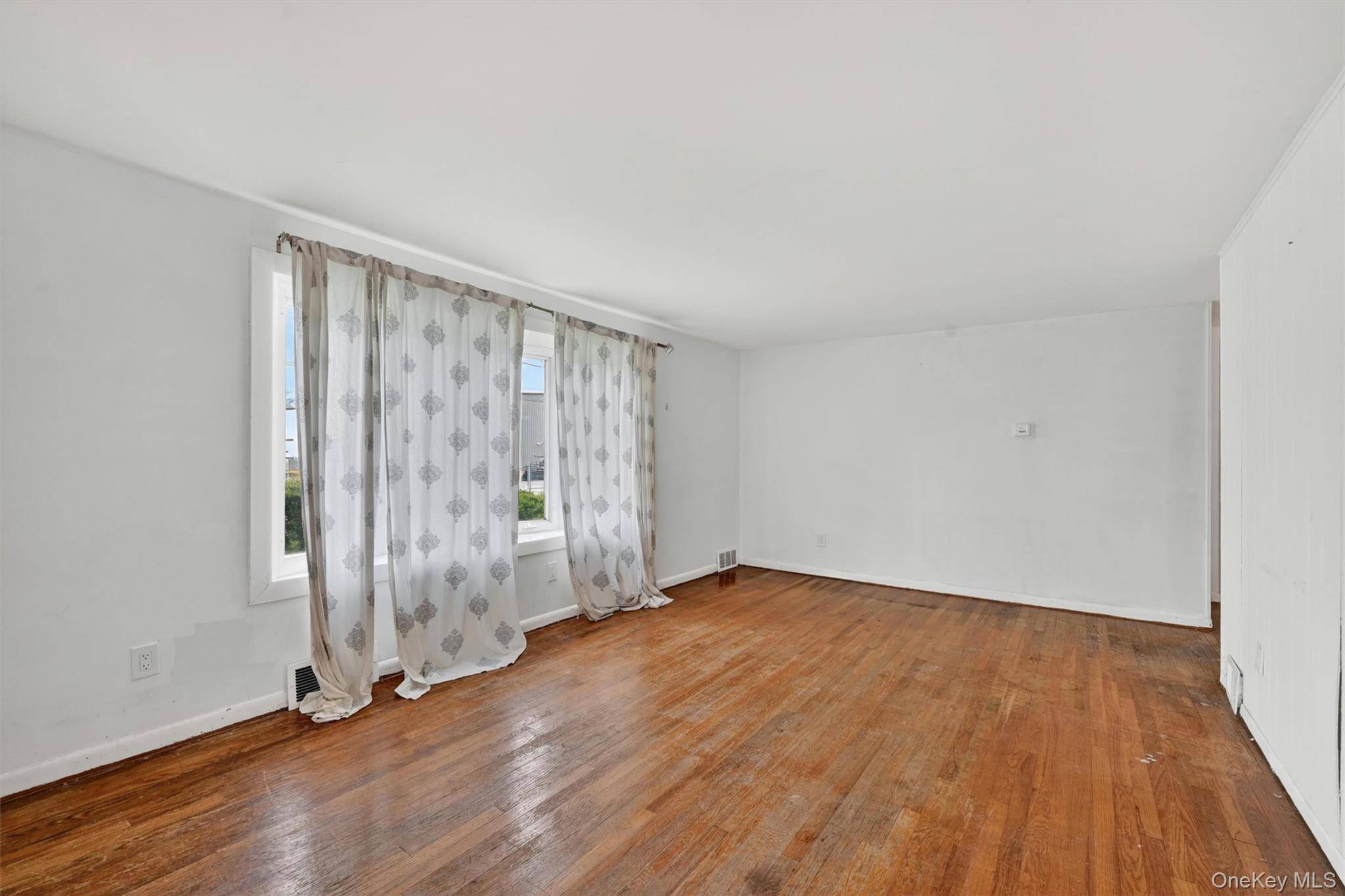 Casa de 2 Dormitorios en Venta en Walden - Nueva York - EE. UU. - 2
