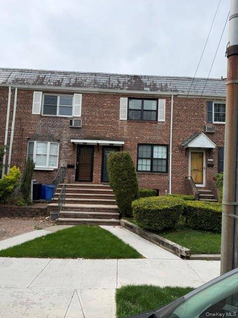 Casa com 2 Quartos à Venda em Whitestone - Nova Iorque - EUA - 1
