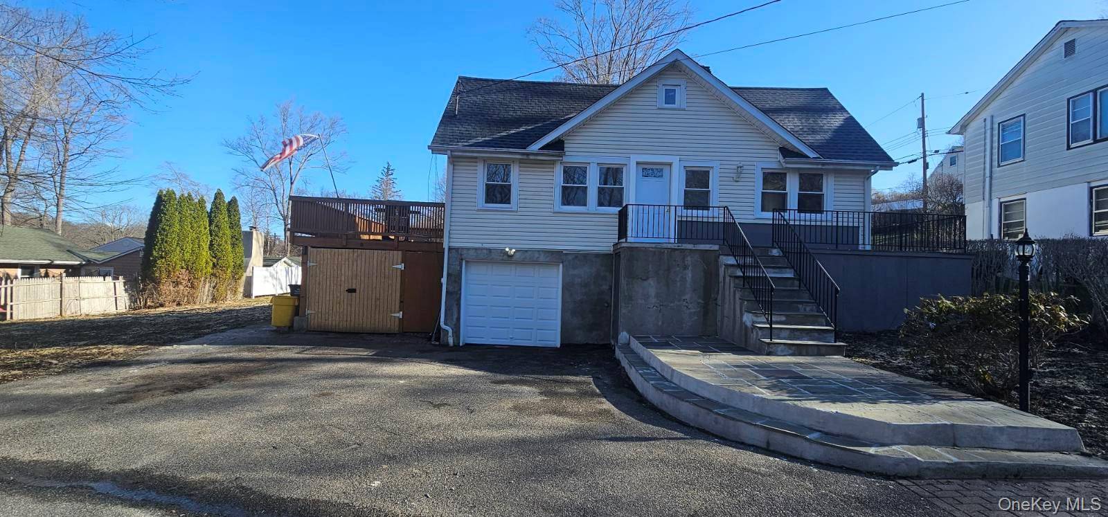 Casa com 2 Quartos à Venda em Yorktown Heights - Nova Iorque - EUA - 1