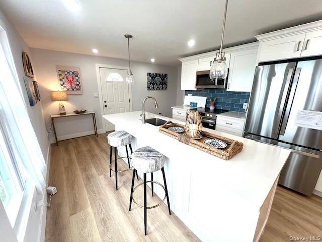 3 Bedroom Home for Sale in Bellmore, New York, USA - 4