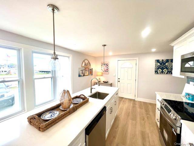 3 Bedroom Home for Sale in Bellmore, New York, USA - 7