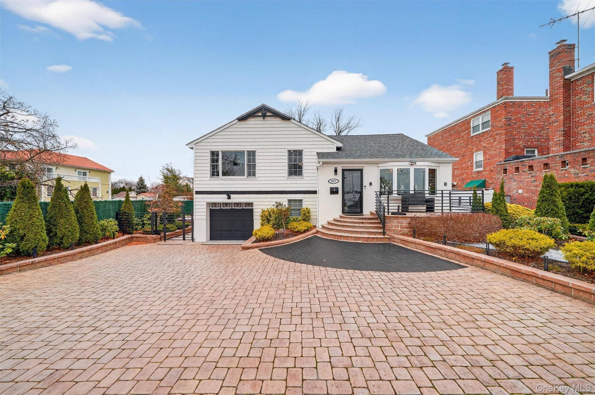 Casa com 3 Quartos à Beira-Mar à Venda em Bronx - Nova Iorque - EUA - 1