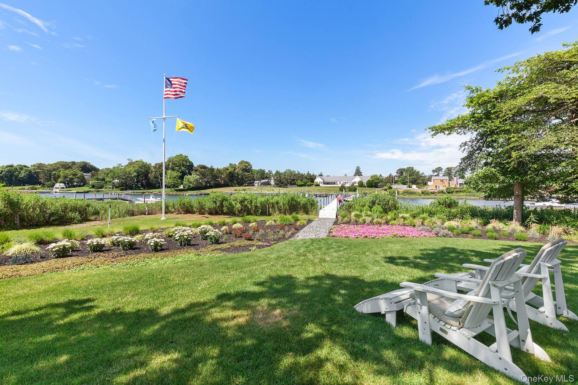 Casa com 3 Quartos à Beira-Mar à Venda em Hampton Bays - Nova Iorque - EUA - 1