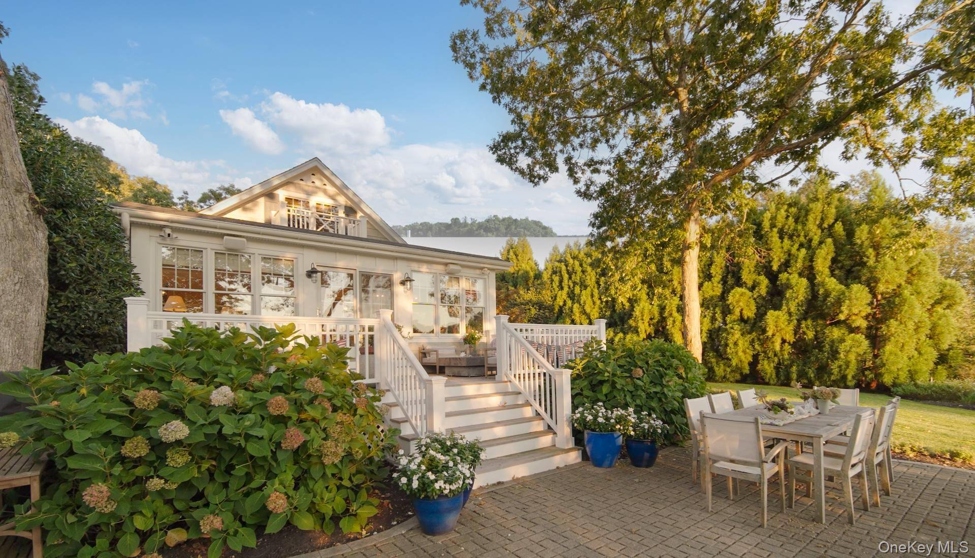 Casa com 3 Quartos à Beira-Mar à Venda em Hampton Bays - Nova Iorque - EUA - 2