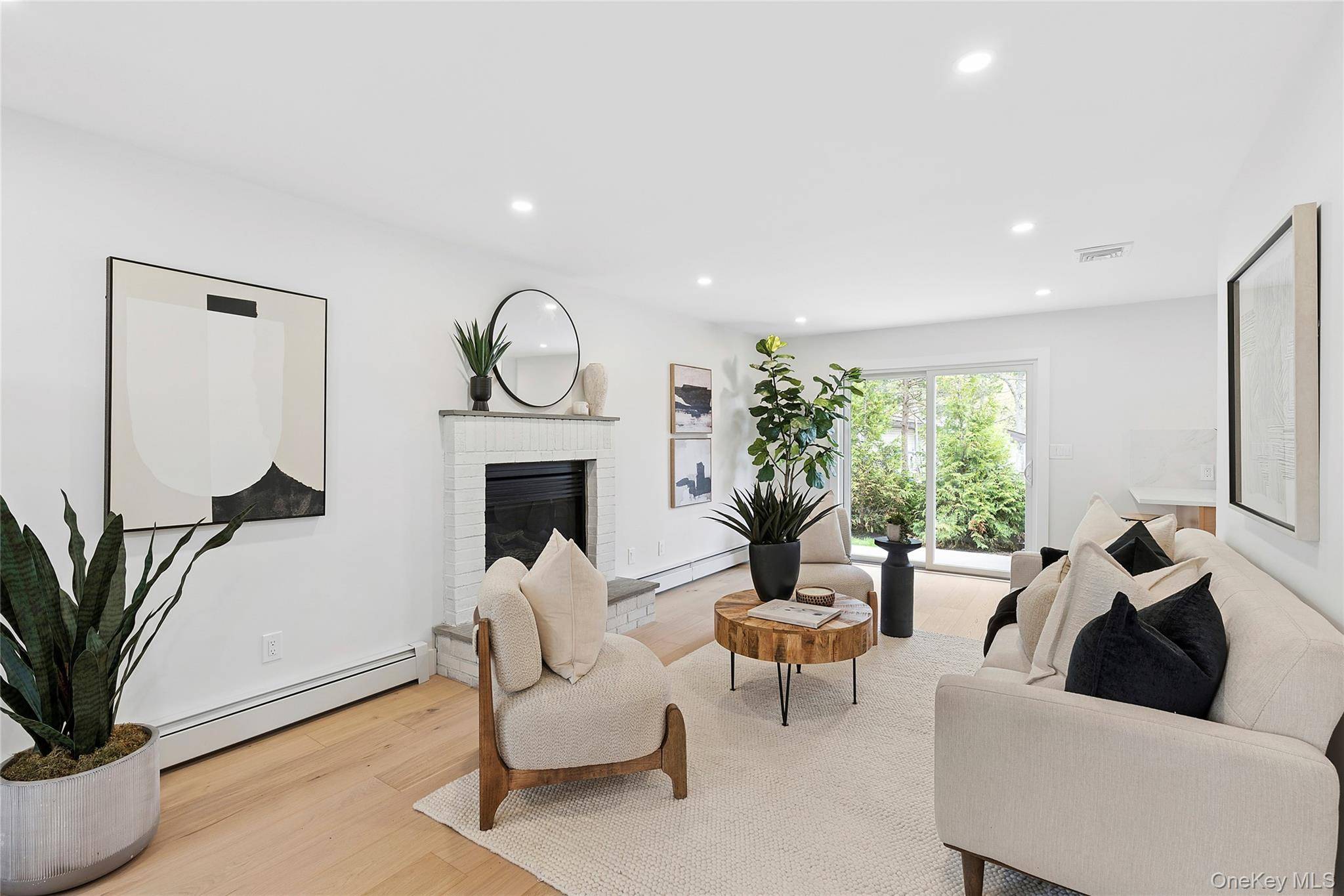 Casa de 3 Dormitorios en Venta en Hampton Bays - Nueva York - EE. UU. - 2