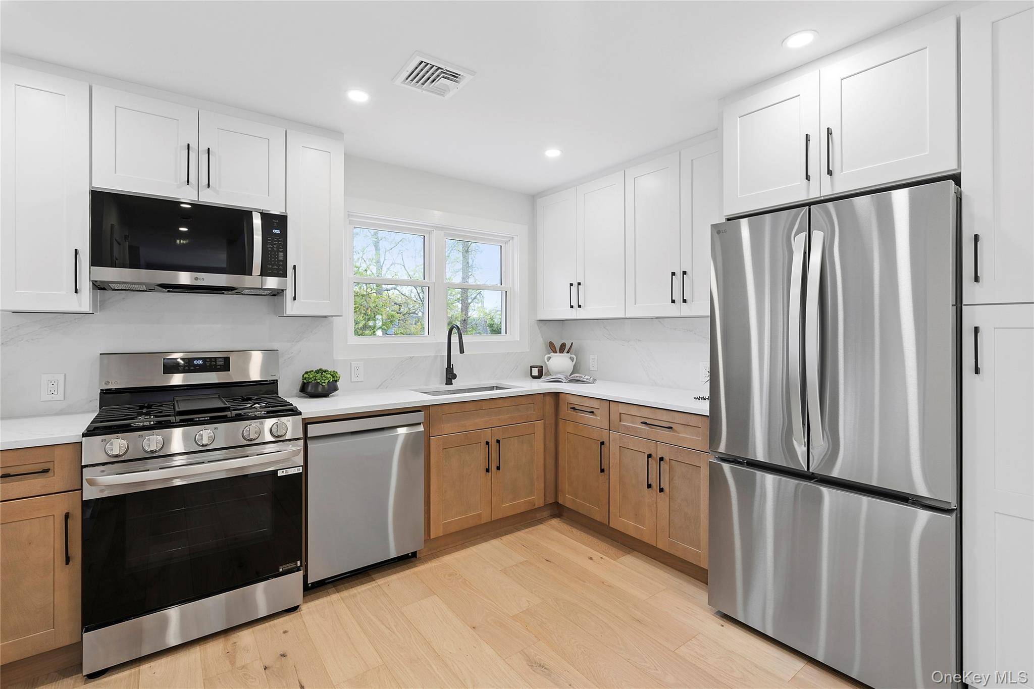 Casa de 3 Dormitorios en Venta en Hampton Bays - Nueva York - EE. UU. - 4