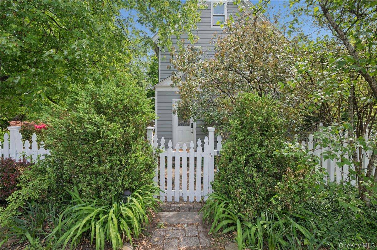 Casa com 3 Quartos à Beira-Mar à Venda em Hastings-on-hudson - Nova Iorque - EUA - 1