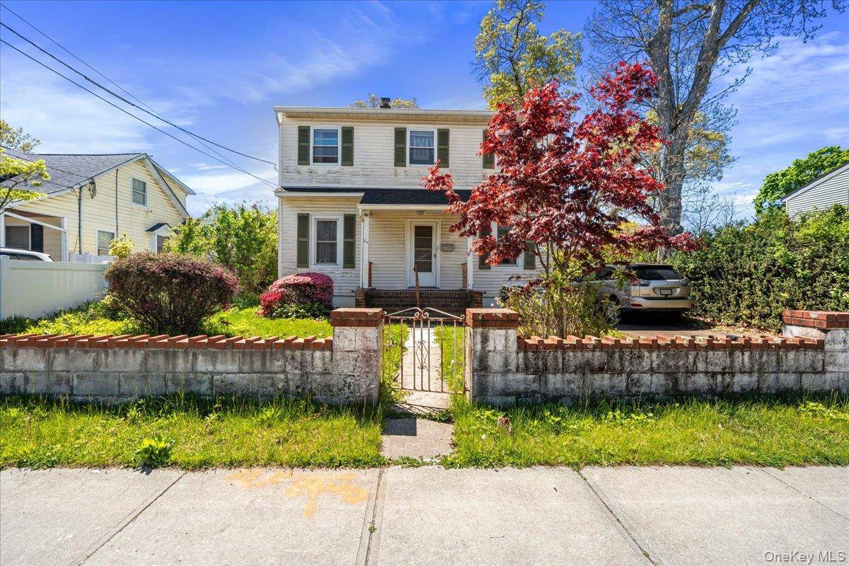 3 Bedroom Waterfront Home for Sale in Islip - New York - USA - 1
