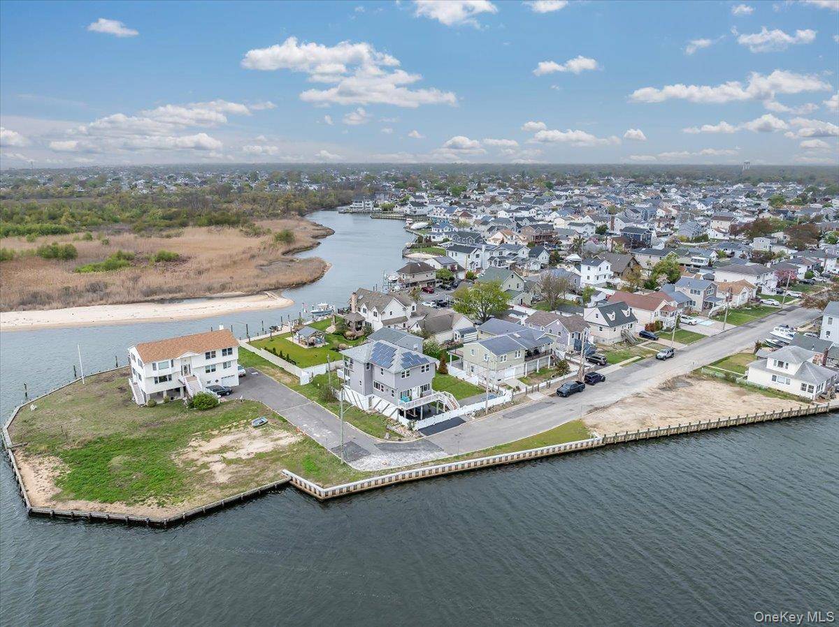 Casa com 3 Quartos à Beira-Mar à Venda em Lindenhurst - Nova Iorque - EUA - 3
