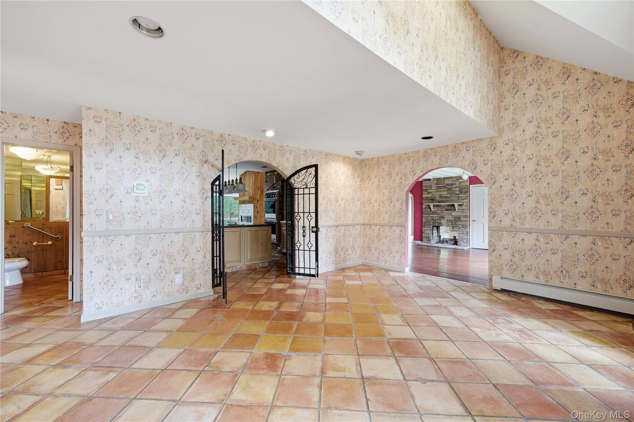 Casa com 3 Quartos à Beira-Mar à Venda em Massapequa - Nova Iorque - EUA - 3