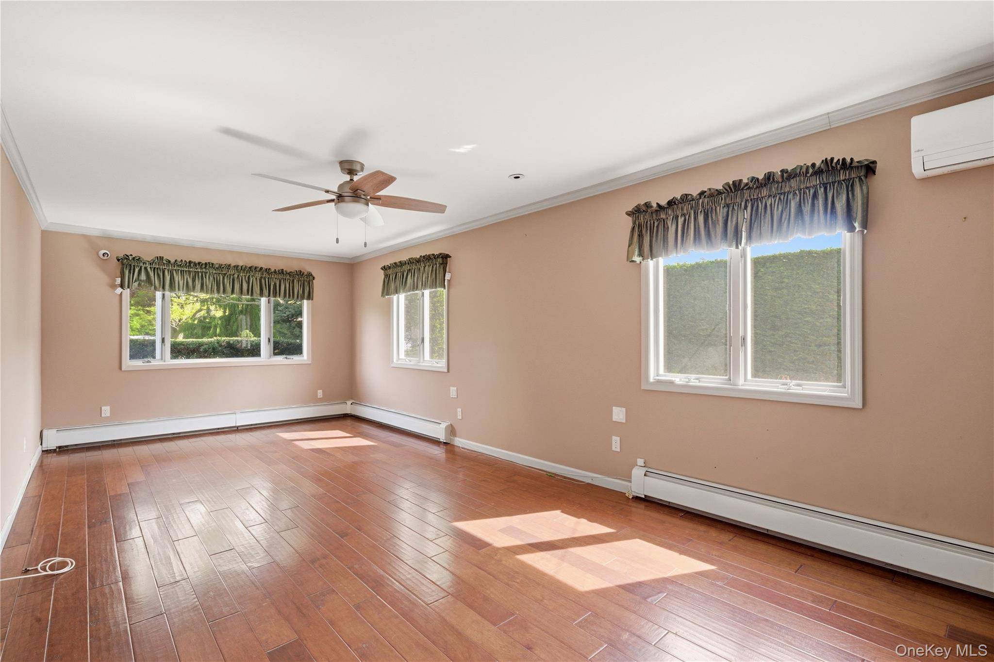 Casa com 3 Quartos à Beira-Mar à Venda em Massapequa - Nova Iorque - EUA - 7