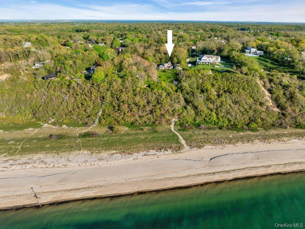 3 Bedroom Home for Sale in Mattituck, New York, USA - 4