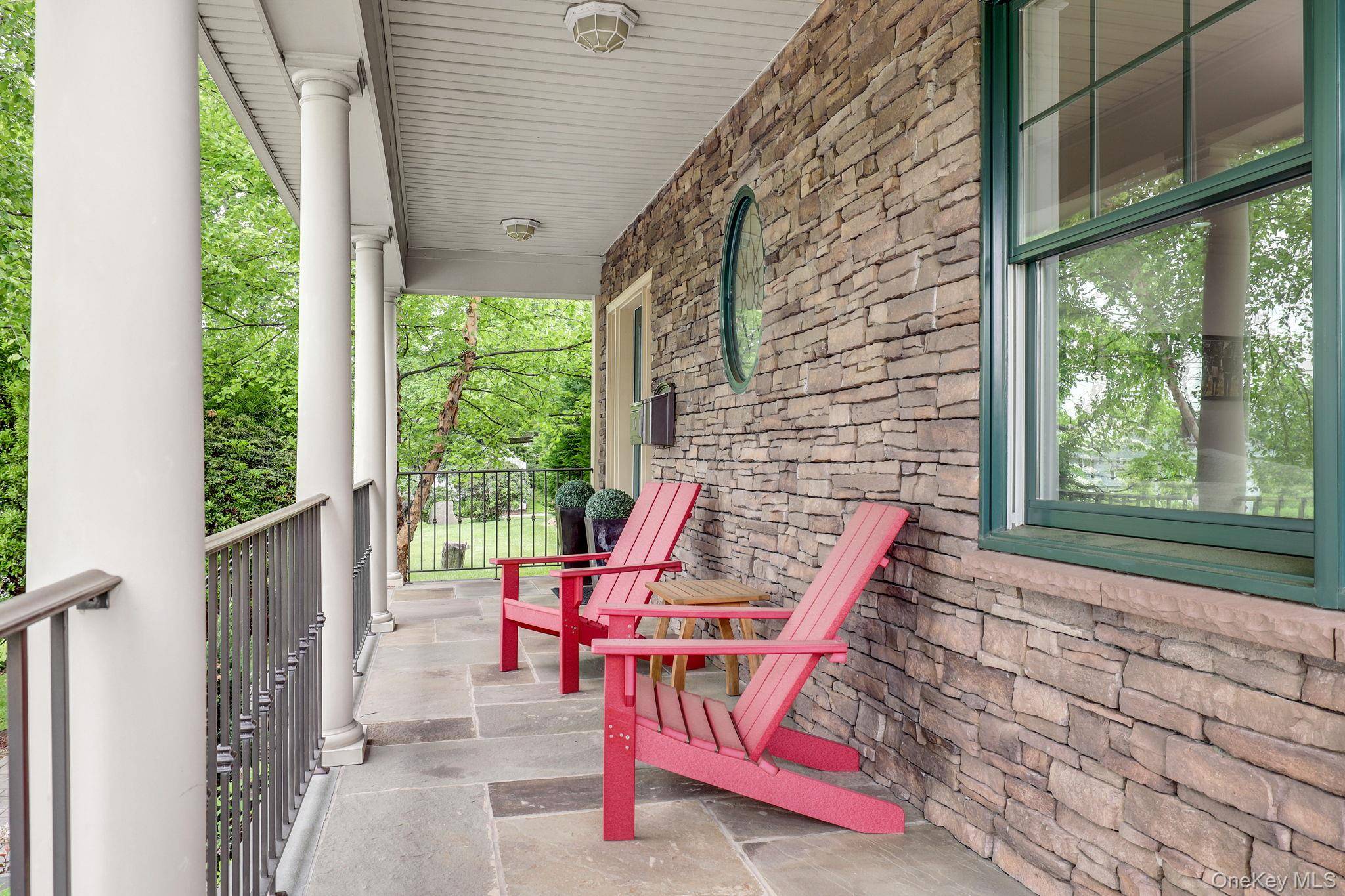 3 Bedroom Waterfront Home for Sale in New Rochelle - New York - USA - 2