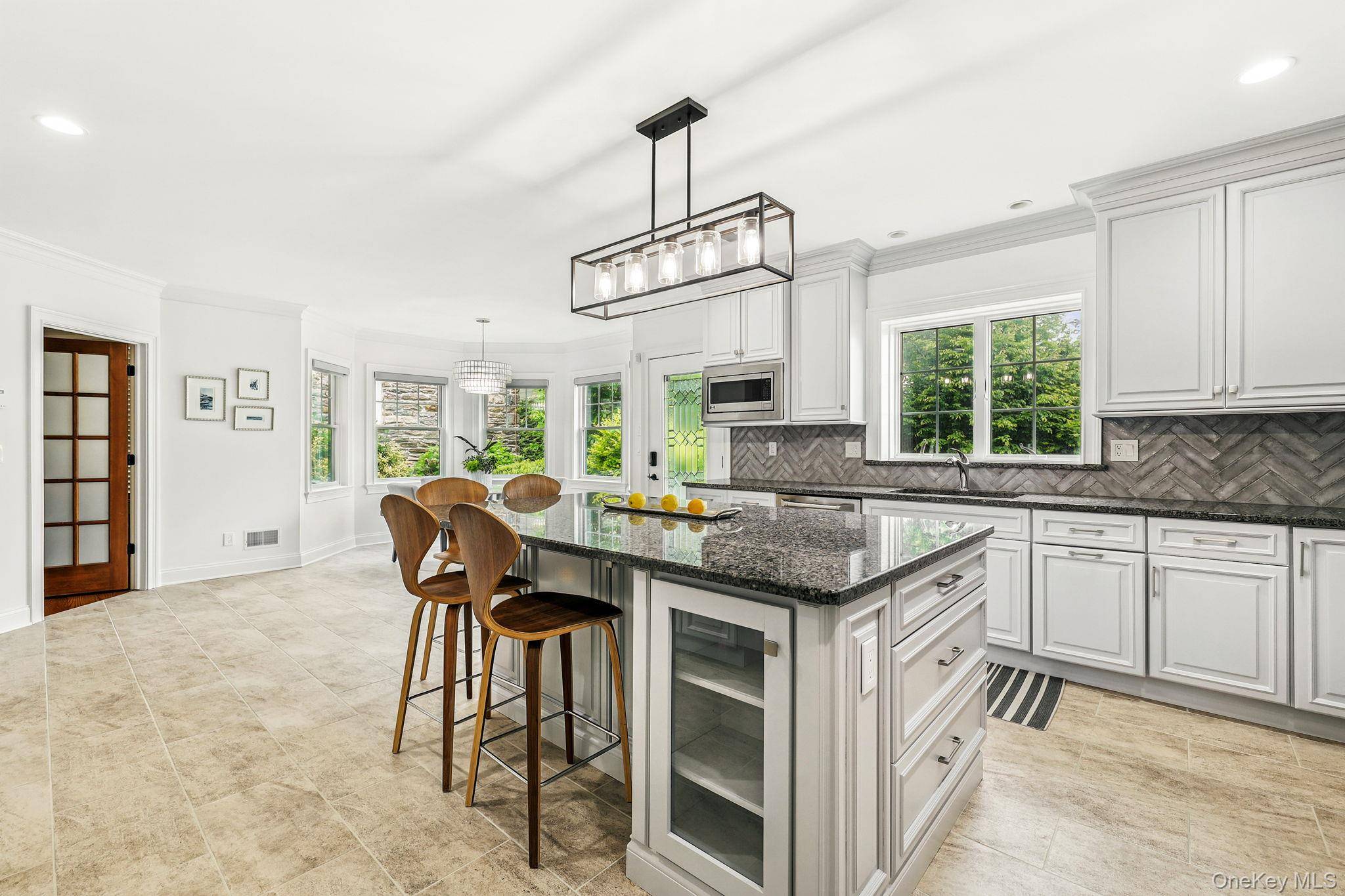 3 Bedroom Waterfront Home for Sale in New Rochelle - New York - USA - 6
