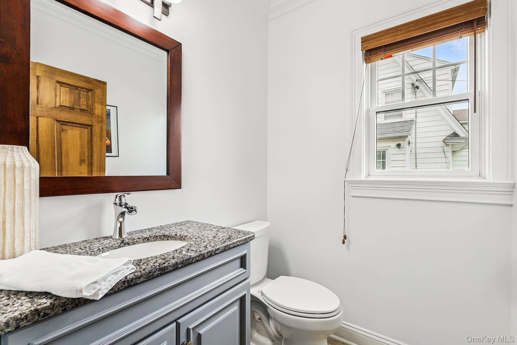 3 Bedroom Waterfront Home for Sale in New Rochelle - New York - USA - 8