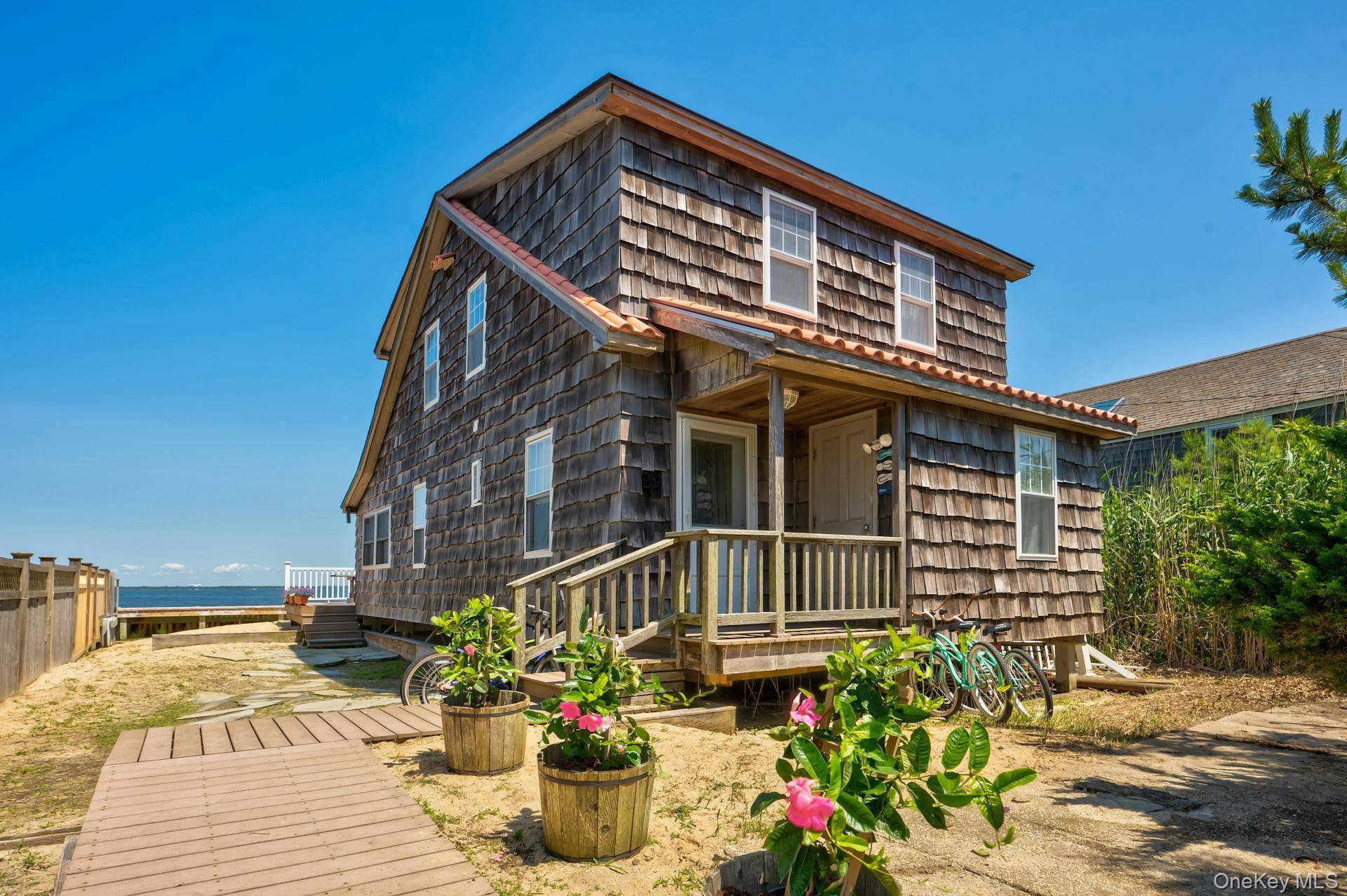 Casa com 3 Quartos à Beira-Mar à Venda em Ocean Bay Park - Nova Iorque - EUA - 2