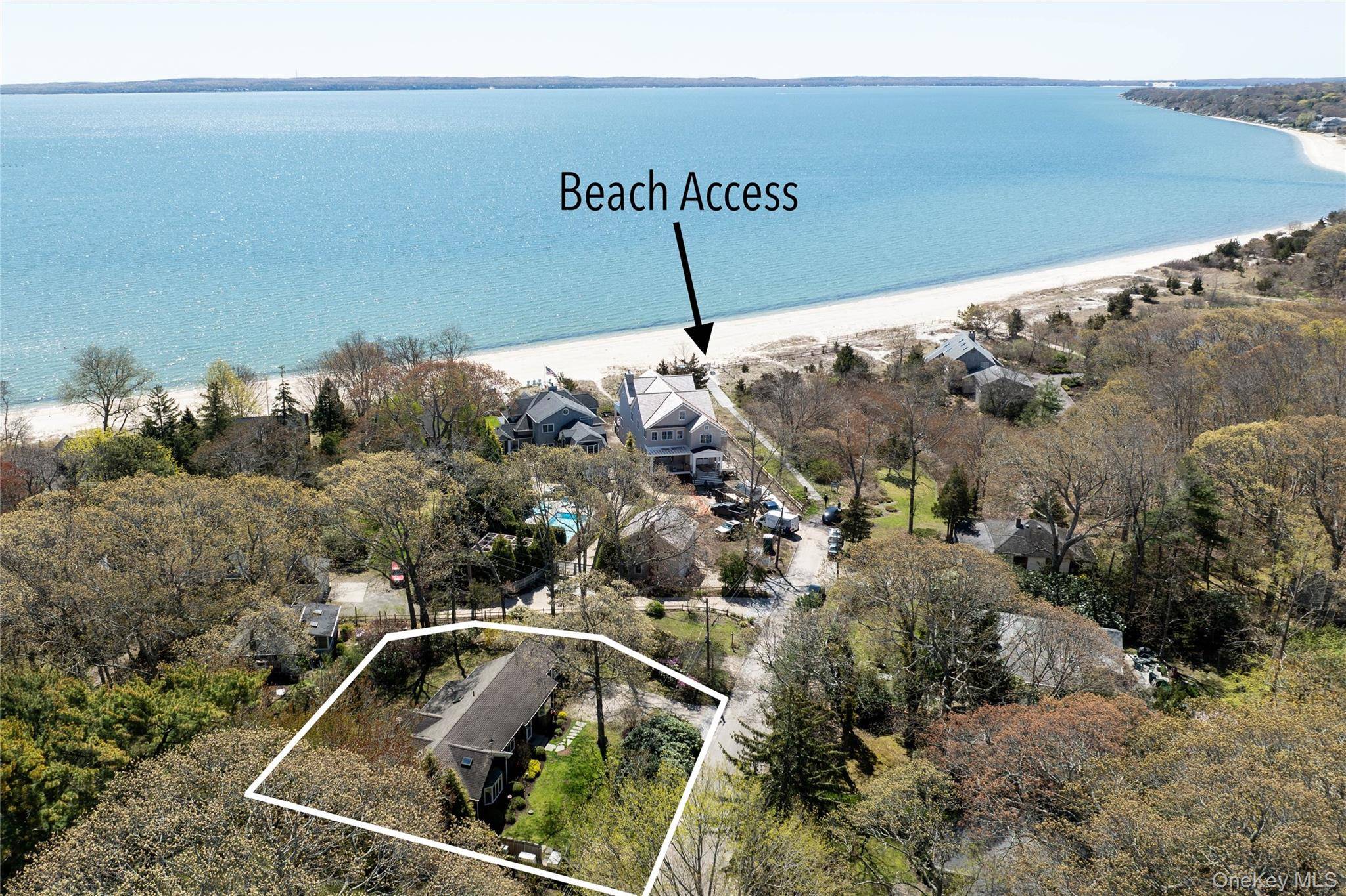 3 Bedroom Home for Sale in Peconic, New York, USA - Waterfront - 1