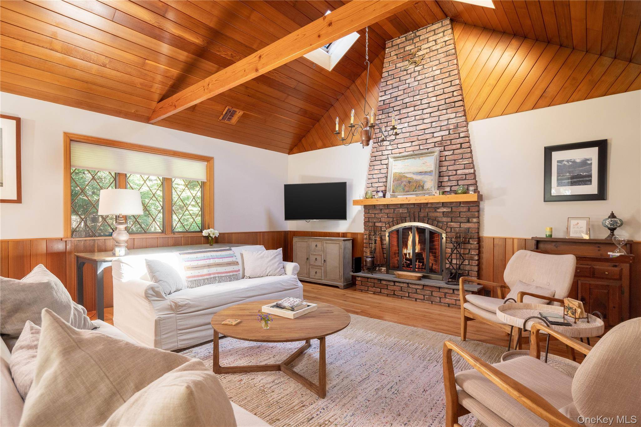 3 Bedroom Home for Sale in Peconic, New York, USA - Waterfront - 8