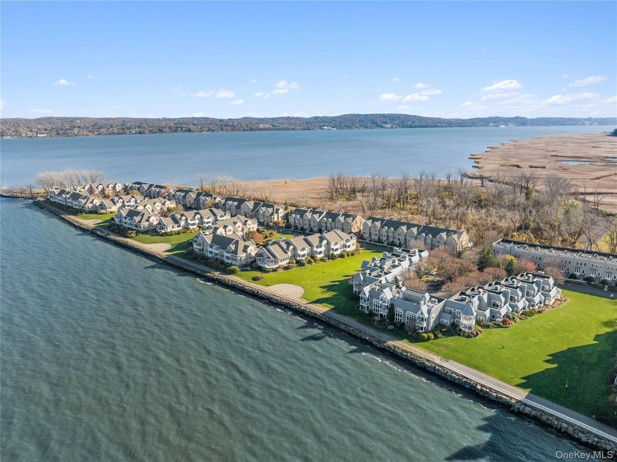 Casa de 3 Dormitorios Frente al Mar en Venta en Piermont - Nueva York - EE. UU. - 1
