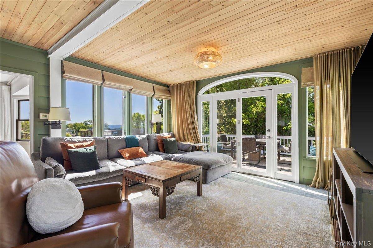 Casa de 3 Dormitorios Frente al Mar en Venta en Port Chester - Nueva York - EE. UU. - 4