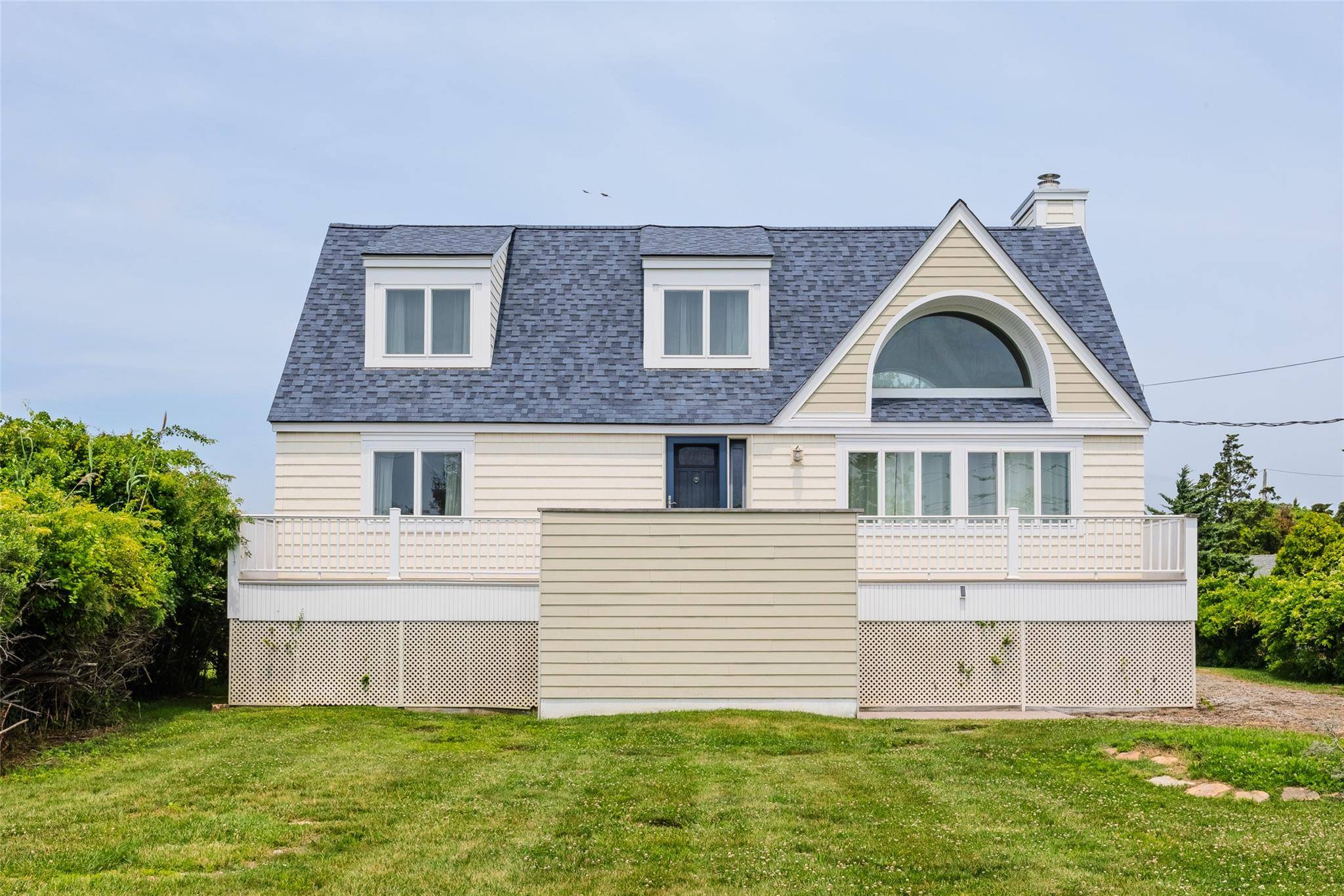 3 Bedroom Waterfront Home for Sale in Remsenburg - New York - USA - 2