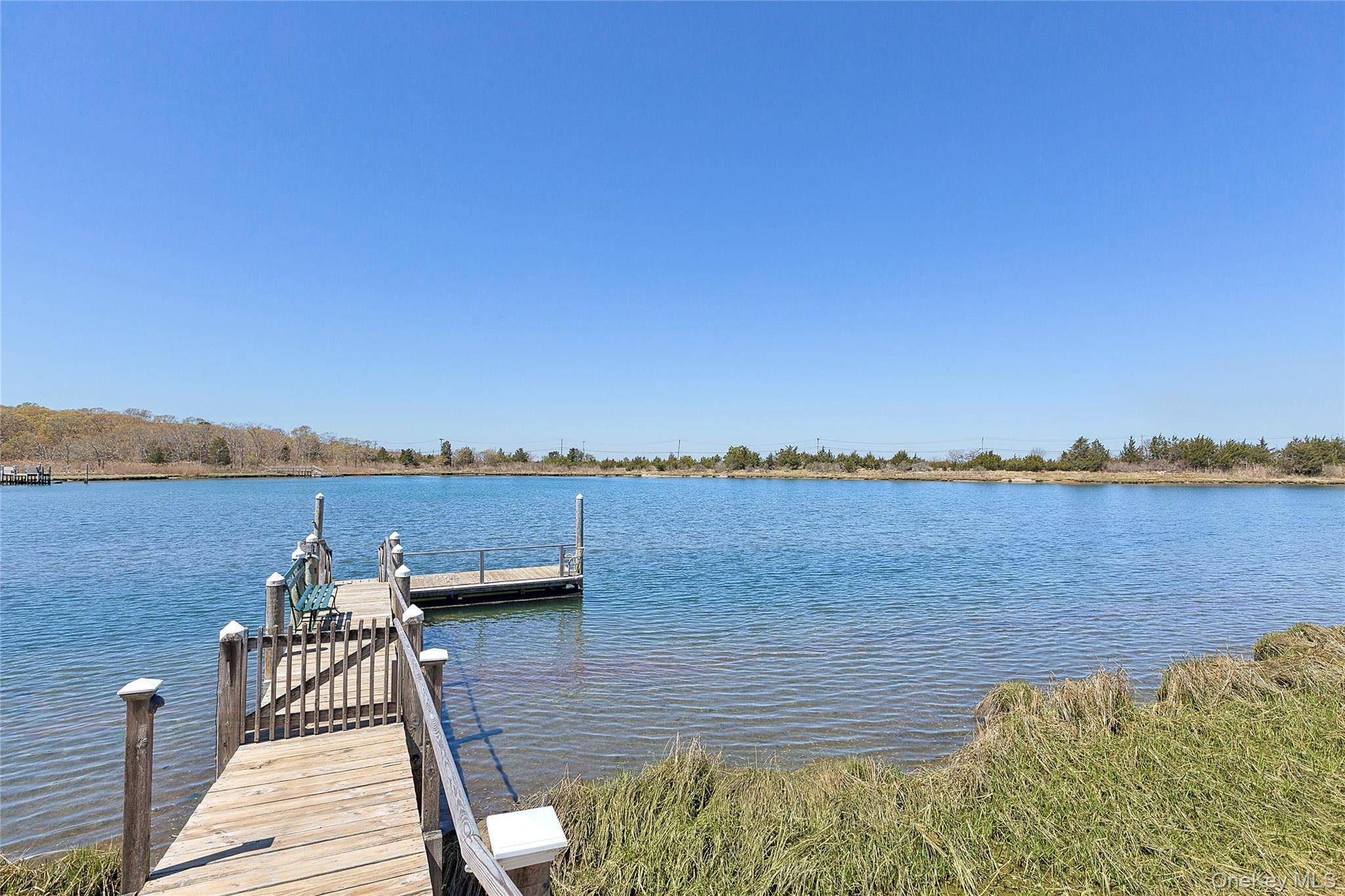 3 Bedroom Waterfront Home for Sale in Sag Harbor - New York - USA - 3
