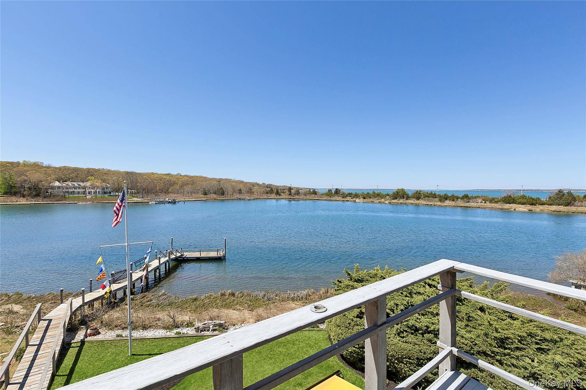 3 Bedroom Waterfront Home for Sale in Sag Harbor - New York - USA - 4