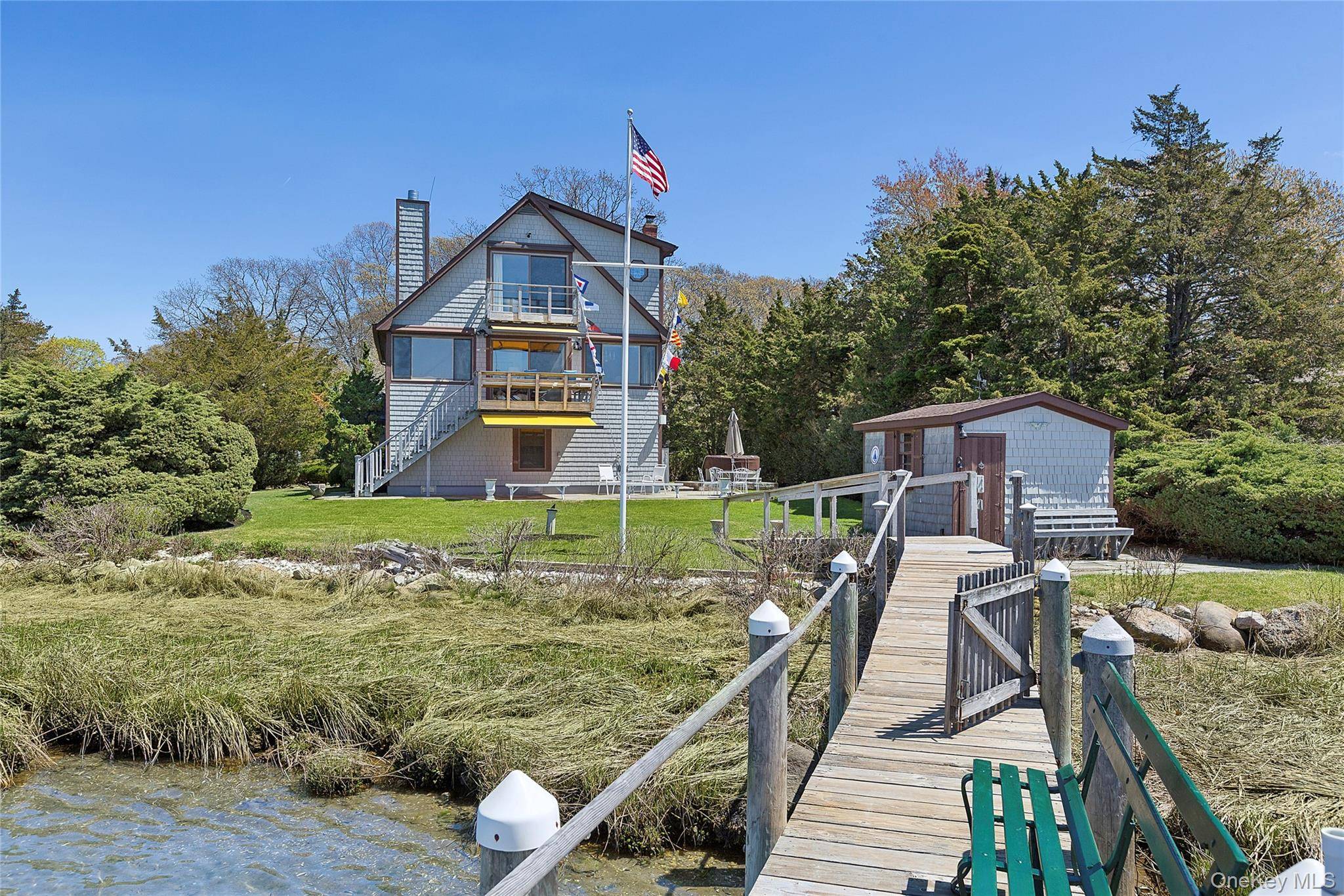 3 Bedroom Waterfront Home for Sale in Sag Harbor - New York - USA - 2