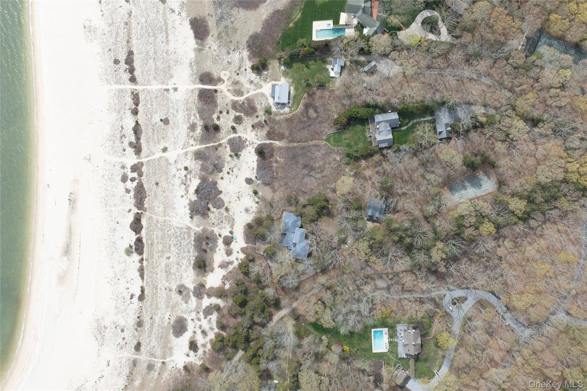 Casa com 3 Quartos à Beira-Mar à Venda em Southold - Nova Iorque - EUA - 2