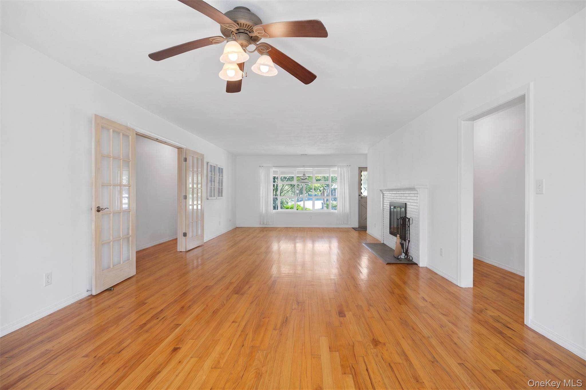 Casa com 3 Quartos à Venda em Amityville - Nova Iorque - EUA - 5