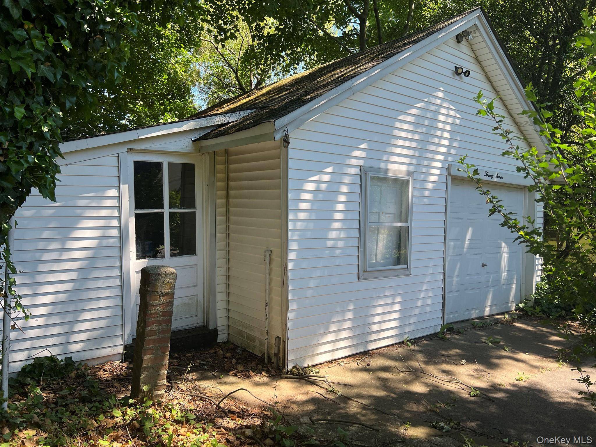 Casa com 3 Quartos à Venda em Amityville - Nova Iorque - EUA - 6