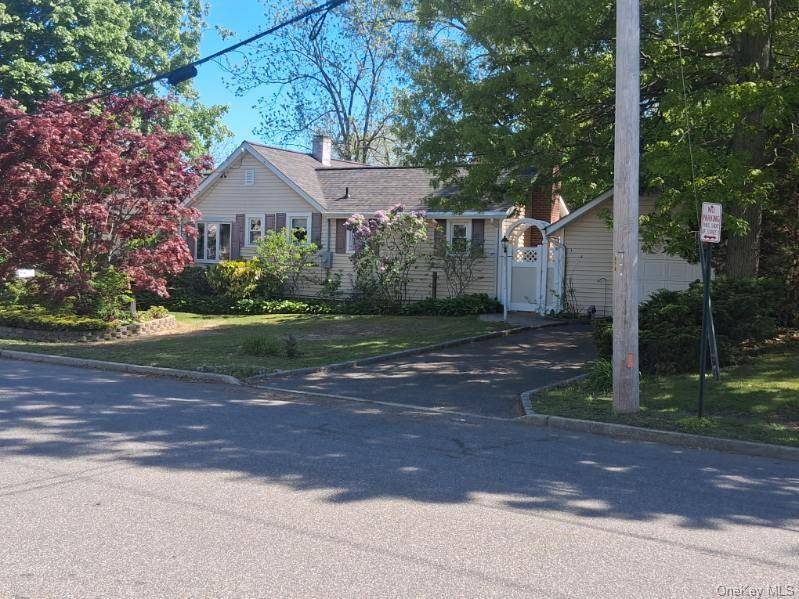 Casa de 3 Dormitorios en Venta en Amityville - Nueva York - EE. UU. - 2