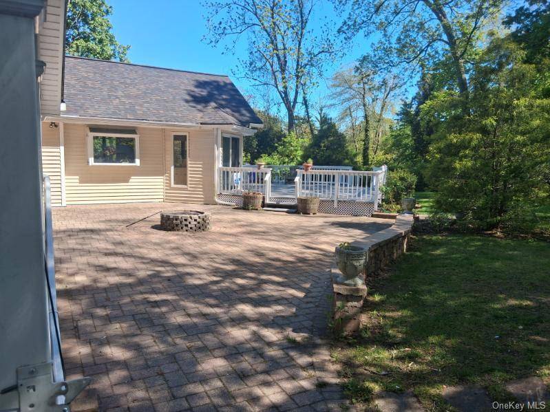 Casa de 3 Dormitorios en Venta en Amityville - Nueva York - EE. UU. - 8