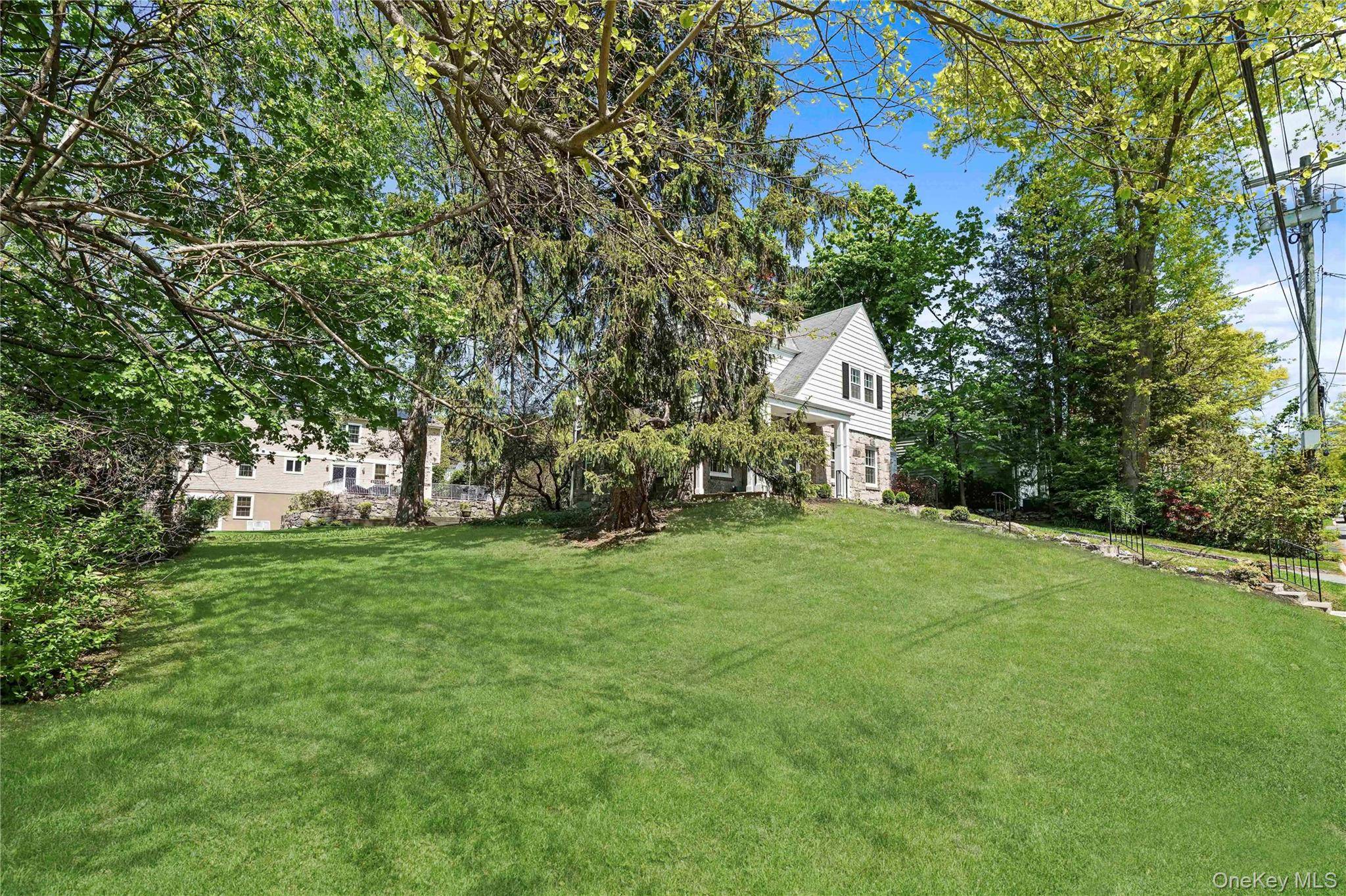 Casa de 3 Dormitorios en Venta en Ardsley - Nueva York - EE. UU. - 2