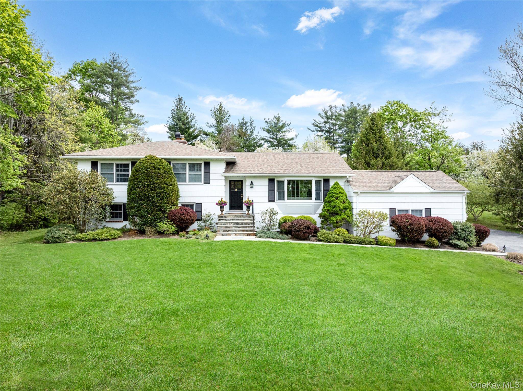3 Bedroom Home for Sale in Armonk - New York - USA - 1